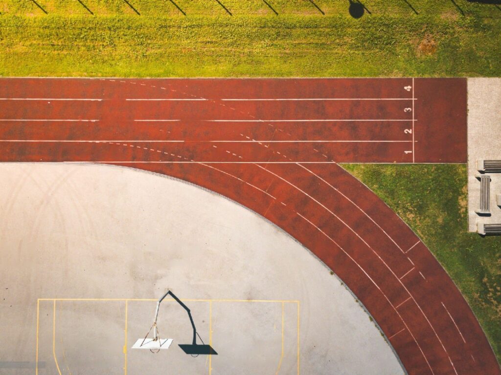 running track features
